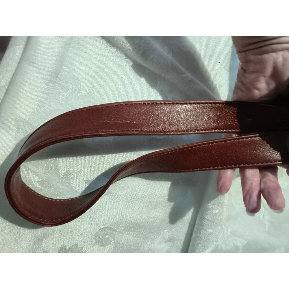 Vtg SAS Genuine Leather Crossbody Shoulder Purse Bag Brown Adjustable Strap